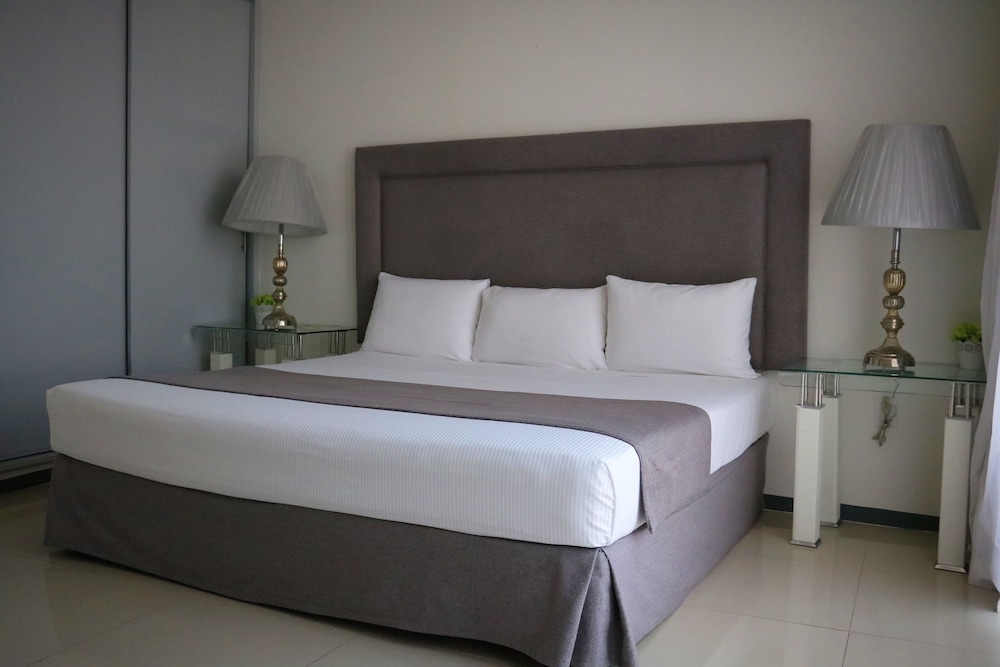 1 BEDROOM, SUITE, DOUBLE BED, CITY VIEW