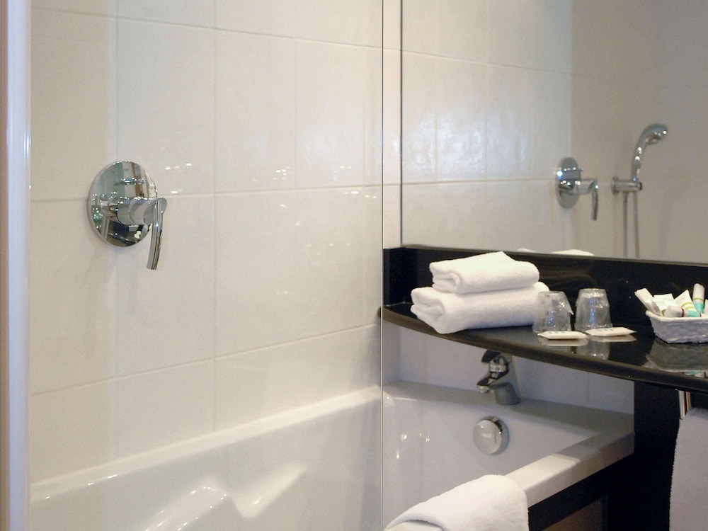 Mercure Caen Centre Port de Plaisance 63/75