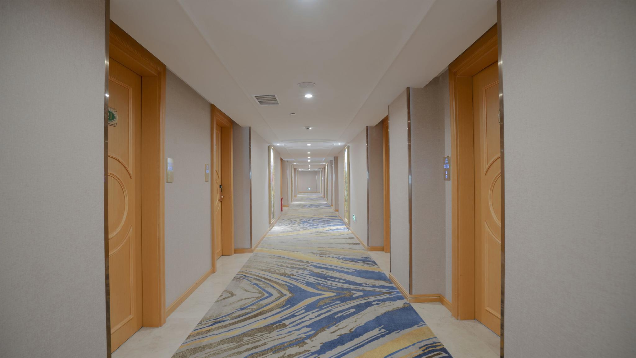 Vienna Hotel (Huizhoushi Lilin North Station) 35/58