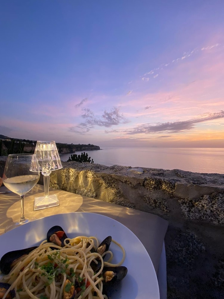 Hotel Valemare 50/57