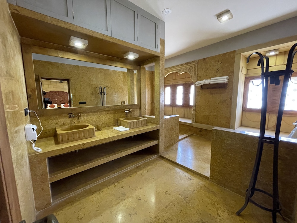 Mystic Jaisalmer Hostel / Backpacker 50/50