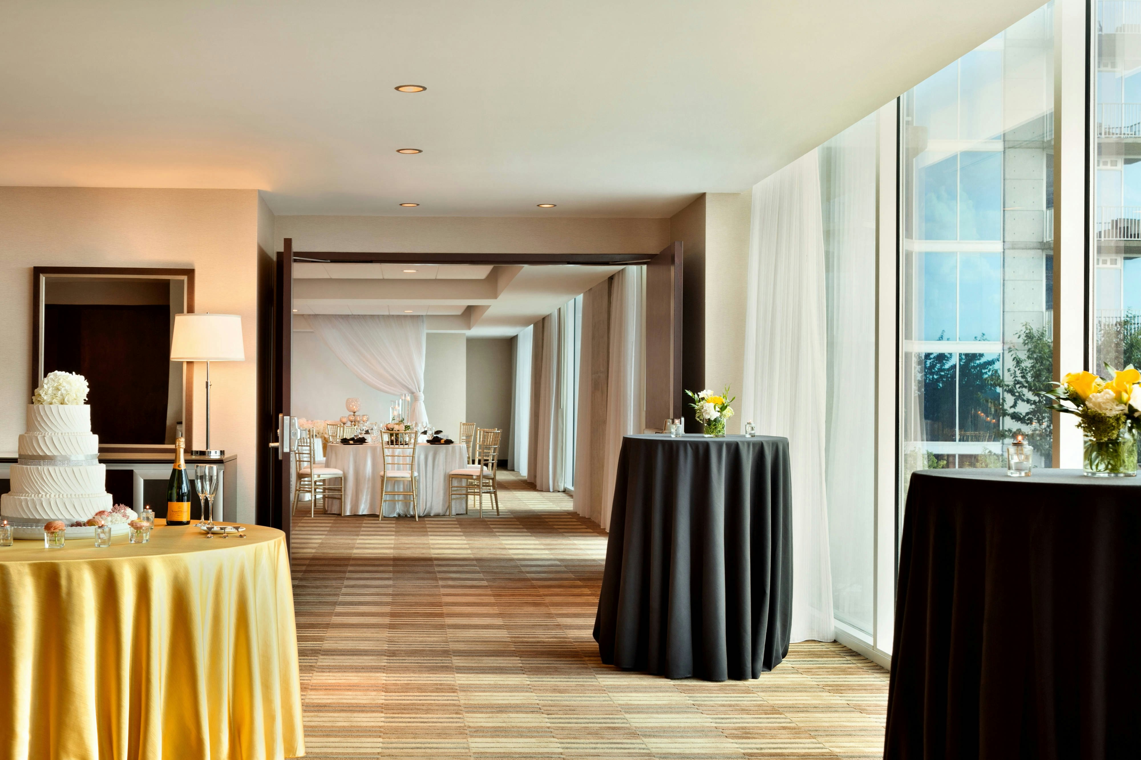 Twelve Downtown, Autograph Collection (ex. Twelve Centennial Park, Autograph Collection) 14/69