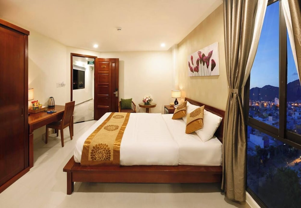 BASIC, KING BED