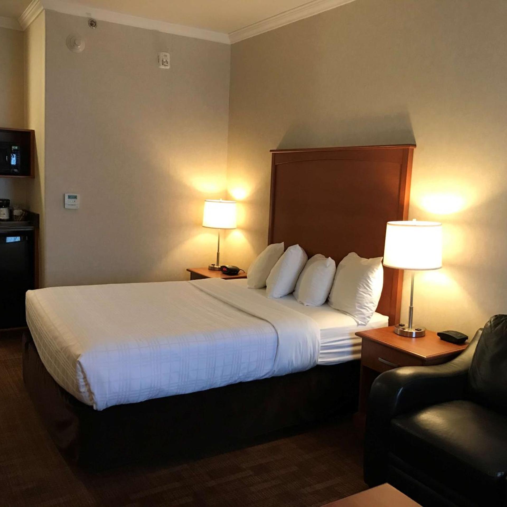 غرفة بسرير كوين مع أريكة، Best Western Thunder Bay Crossroads 3/5