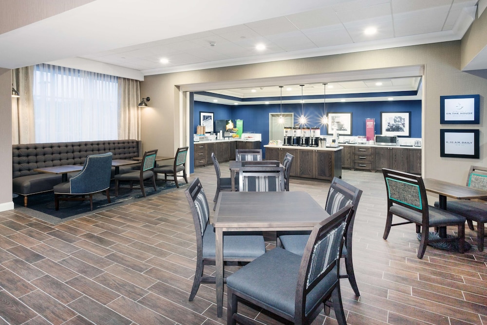 Hampton Inn Kennebunk Me 42/51