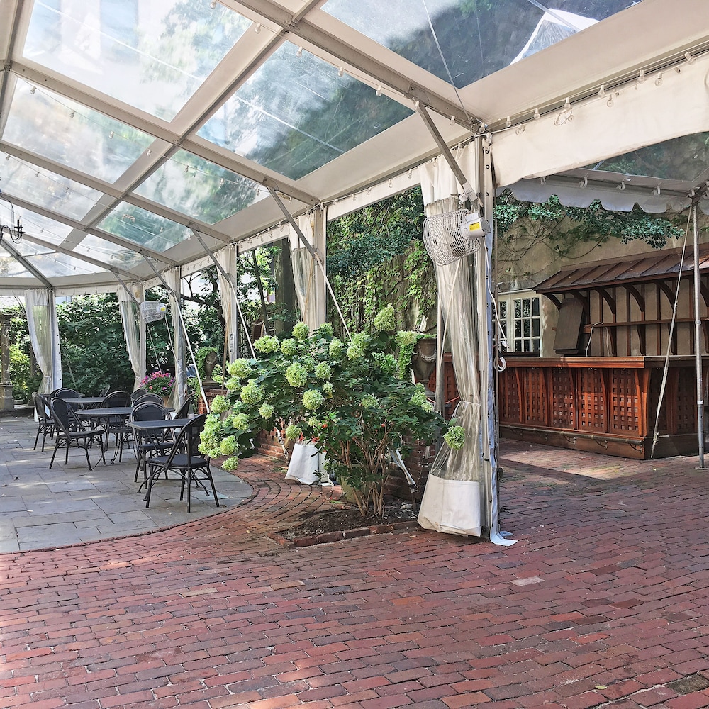 Morris House Hotel 46/50