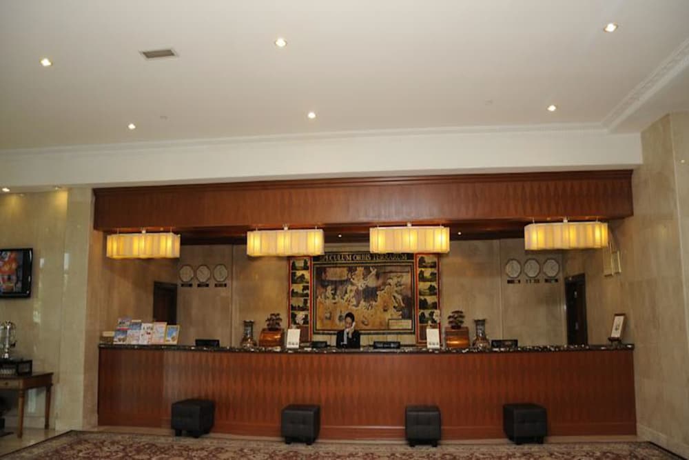 The Katerina Hotel 31/33