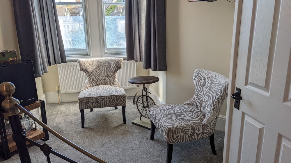 Oaklands Guest House 29/50