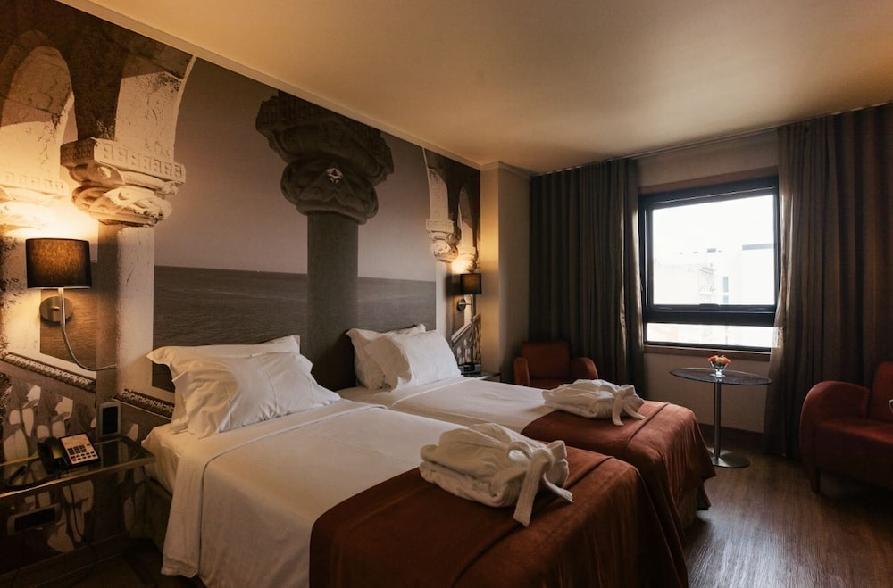 STANDARD, DOUBLE OR TWIN BED