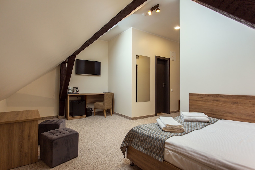 Old Town Trio Hotel 15/54