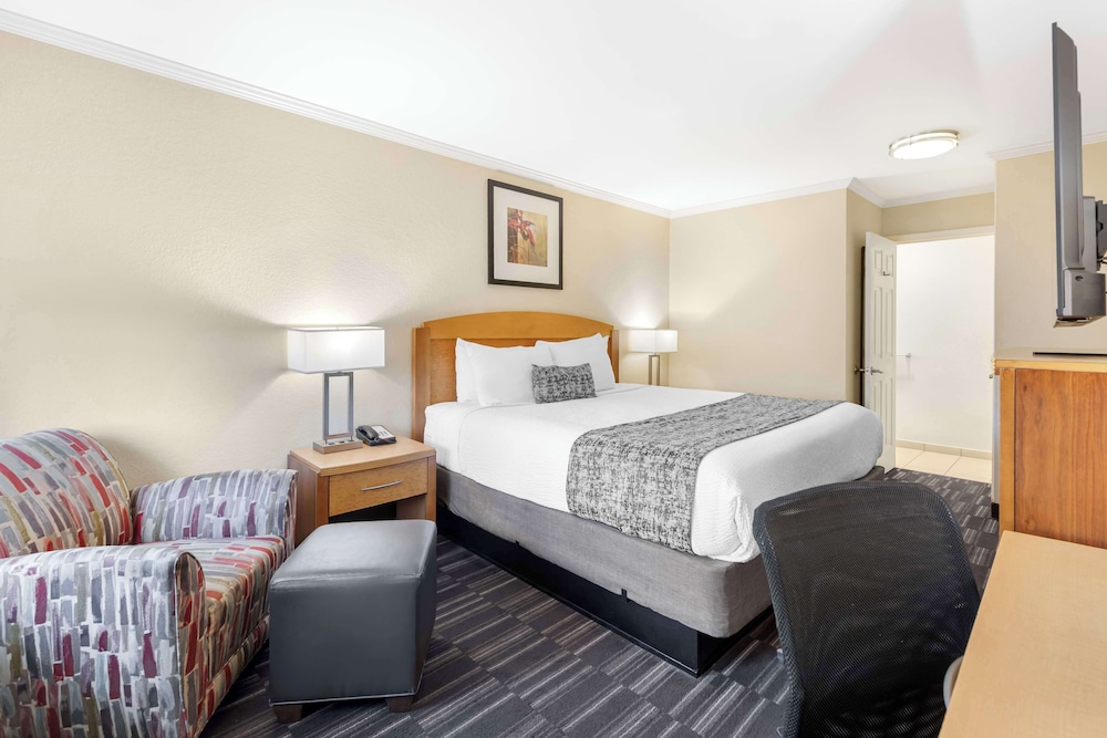 غرفة بزنس بسرير كينج، Best Western Plus Ontario Airport & Convention Center 3/14