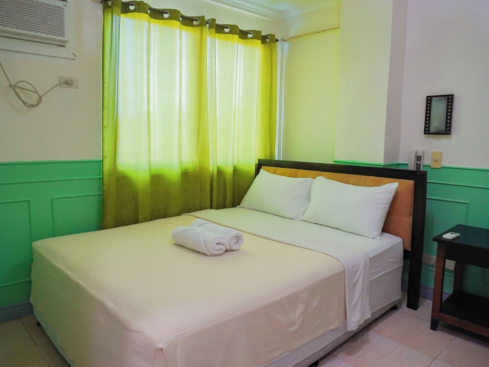 HOTEL BORACAY PARADISE 8/27