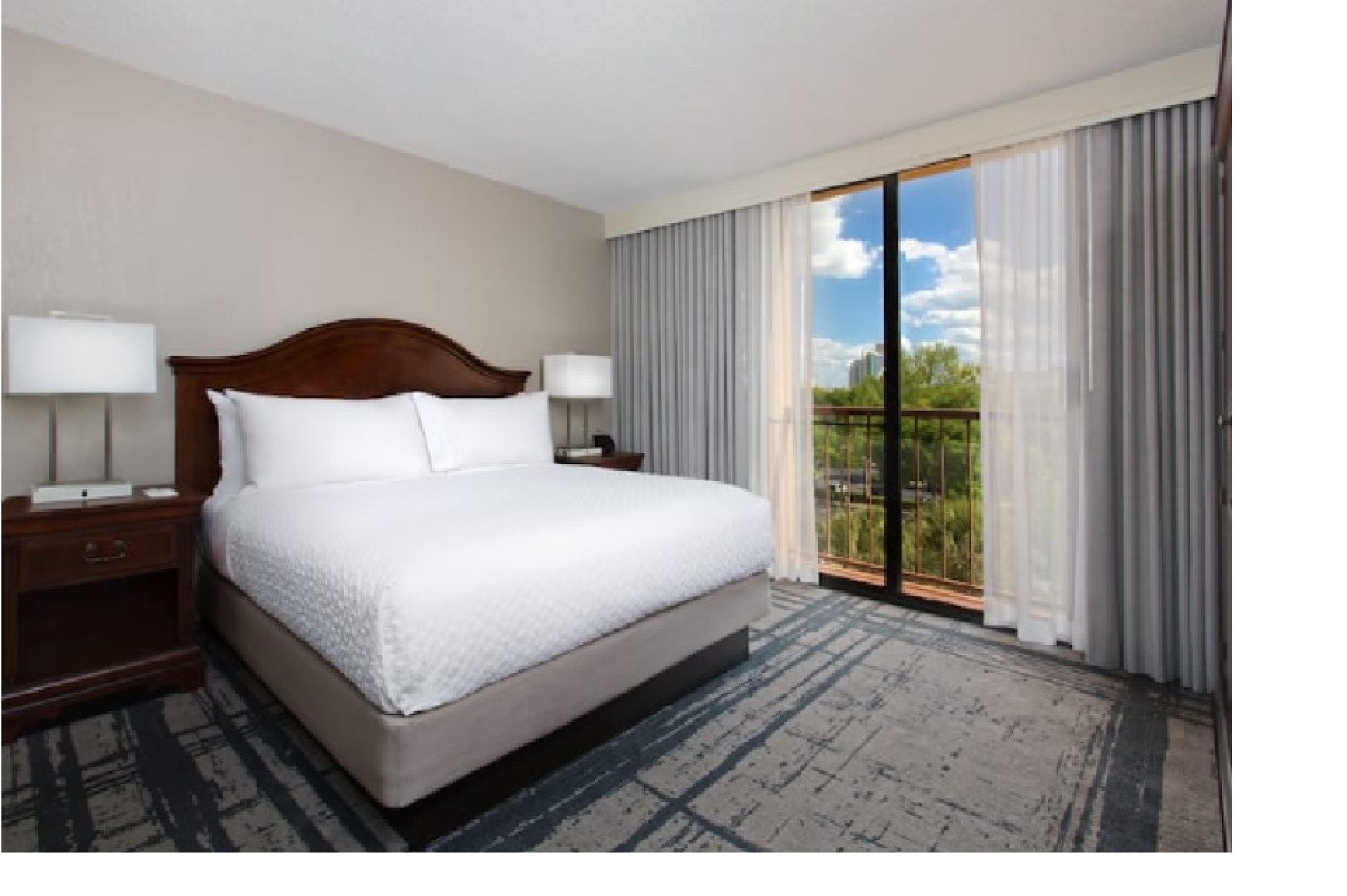 1 BEDROOM, SUITE, KING BED, SOFA, BALCONY, HIGH FLOOR