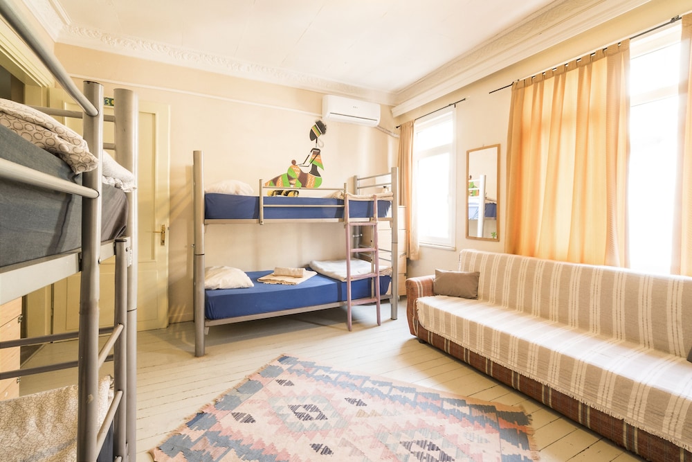 Levanten Hostel 34/53