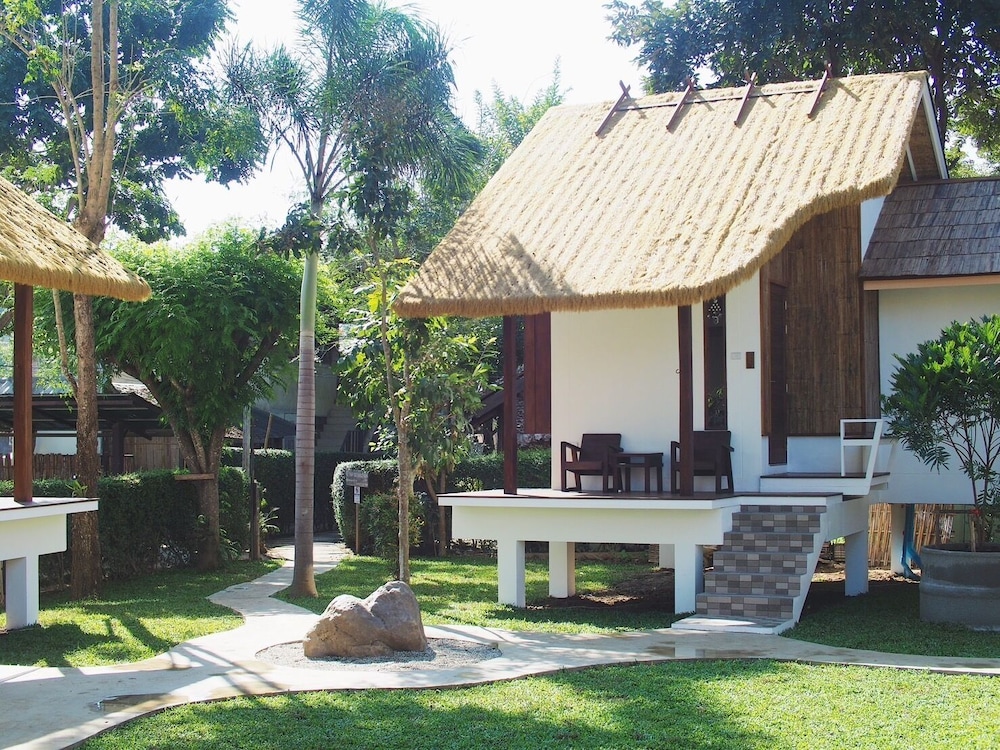 Pai Country Hut 4/50