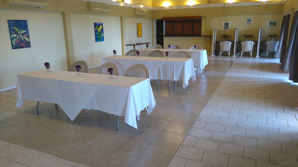Mount Nevis Hotel and Beach Club 69/72