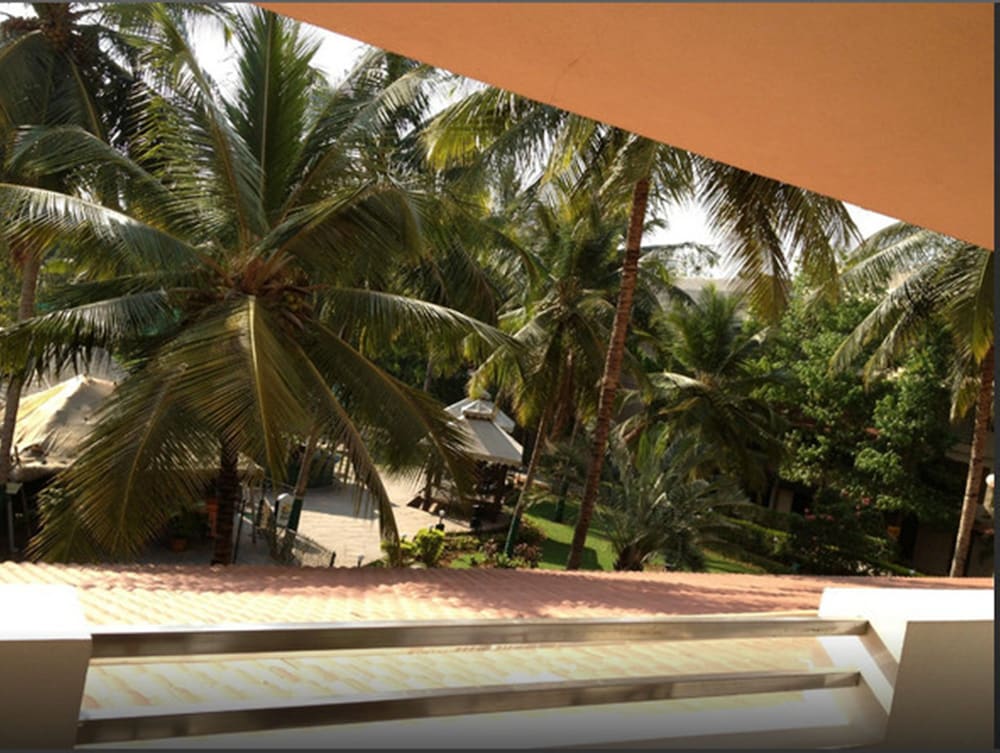 Royal Orchid Resort & Convention Centre Bangalore 6/34