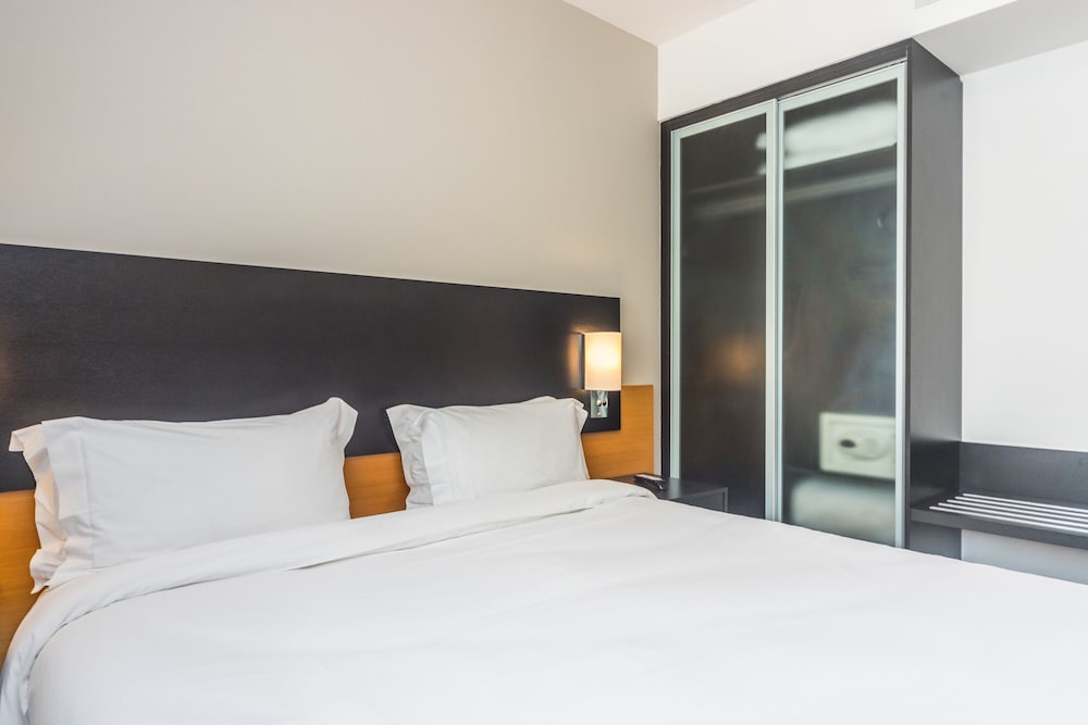 SUITE, DOUBLE BED