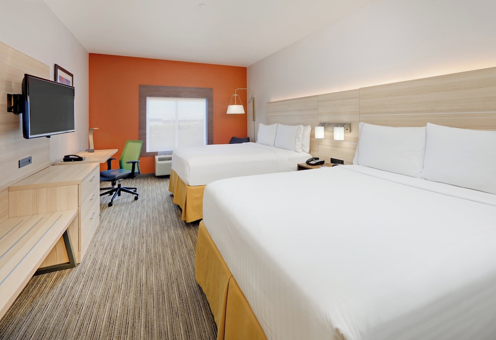 Holiday Inn Express Hotel And Suites Burleson Ft Worth 22/65