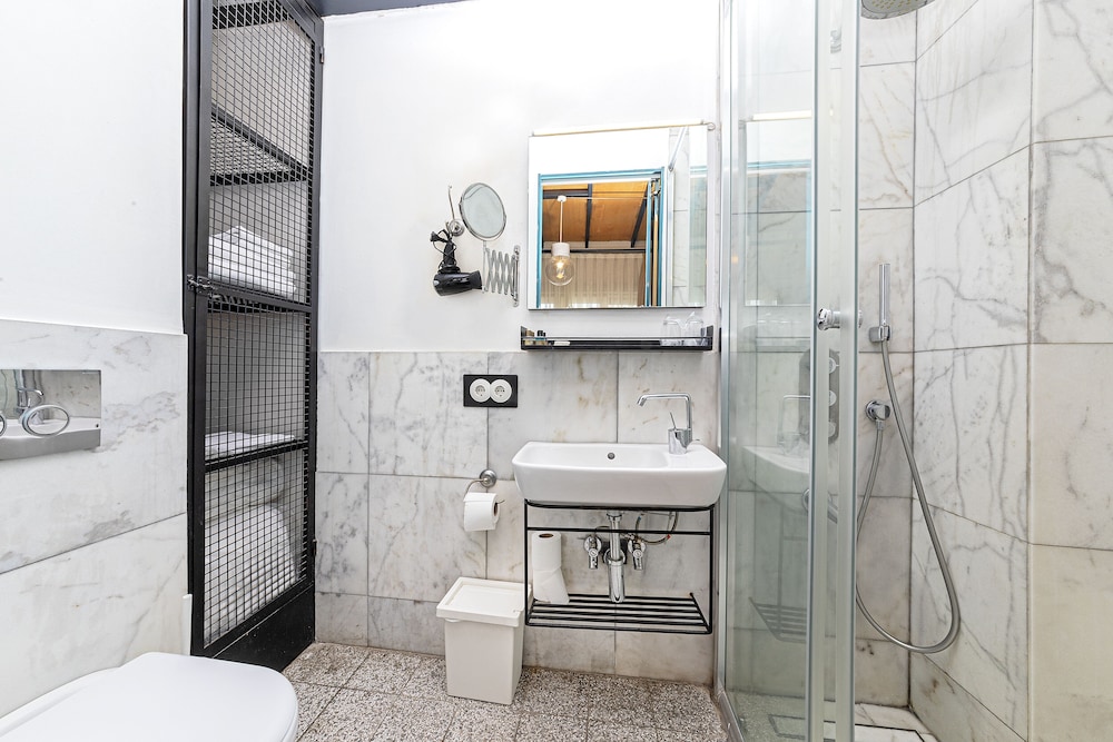 Raven Istanbul Suites 56/57