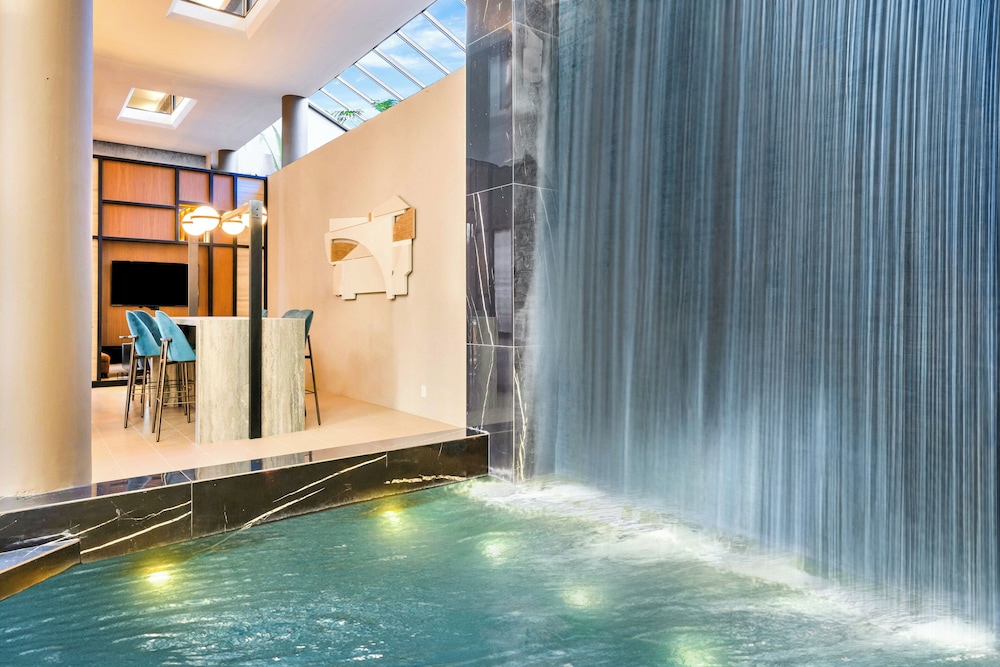 swimming pool spa