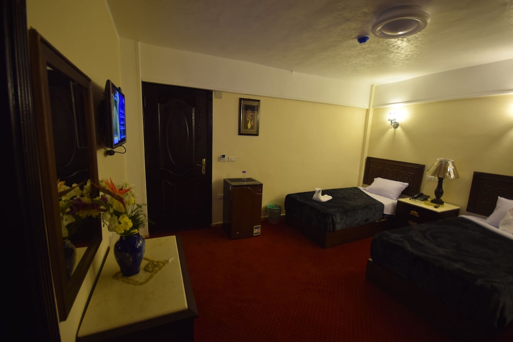 Amin Hotel 20/50