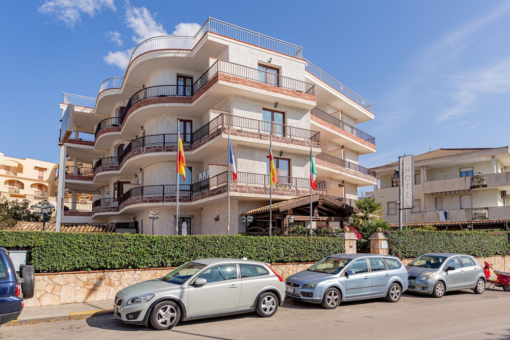 Hotel Villa Piras 37/49