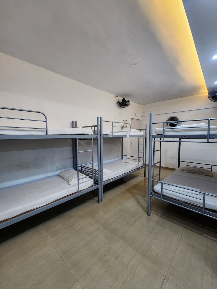 All Seasons Guest House 32/43