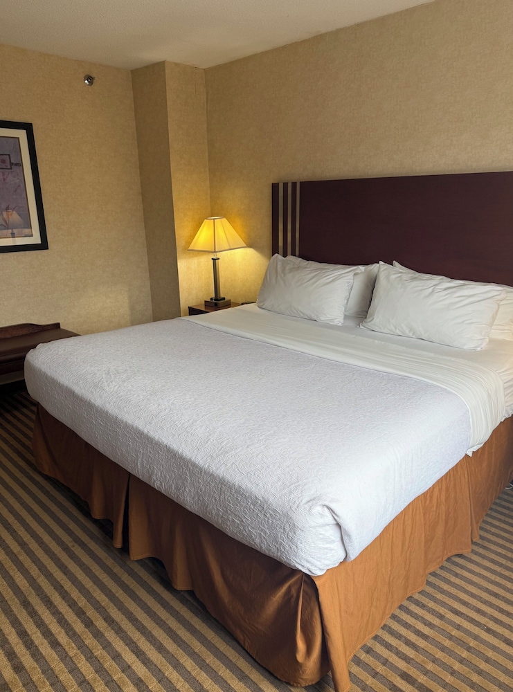 Lynchburg Grand Hotel 17/50