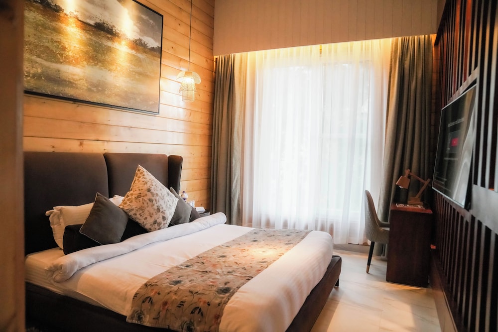 Plus, Premium, Cottage, King Bed, Valley View