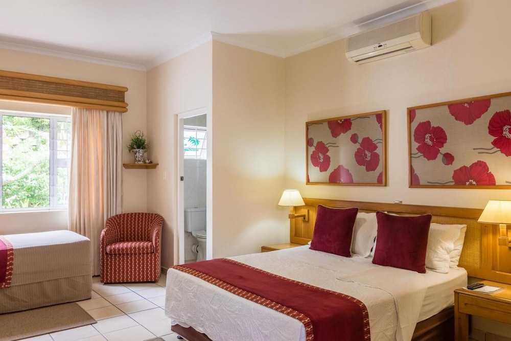 ROOM, DOUBLE OR TWIN BED, WITH EXTRA BED