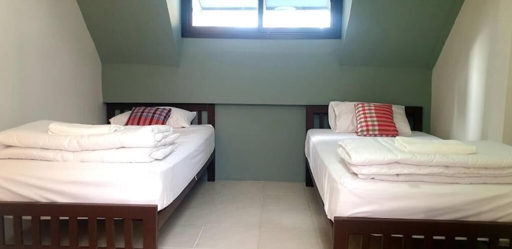 ASOKE MONTRI HOSTEL 38/50