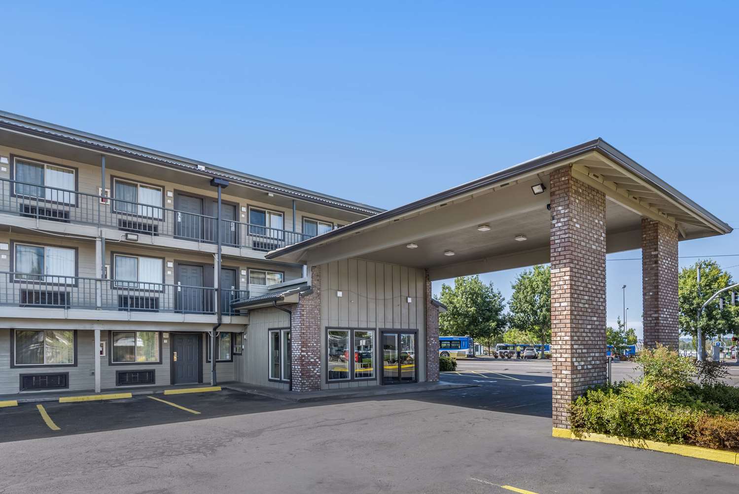 Econo Lodge Portland Airport 12/13