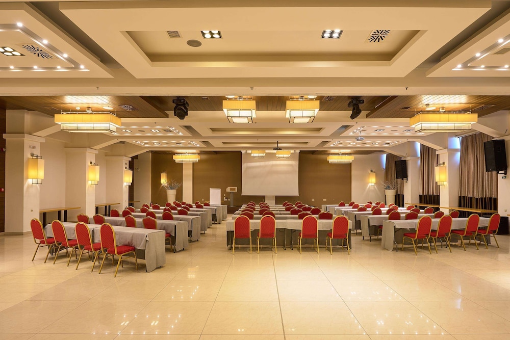 Mediterranean Village Hotel & Spa 70/88