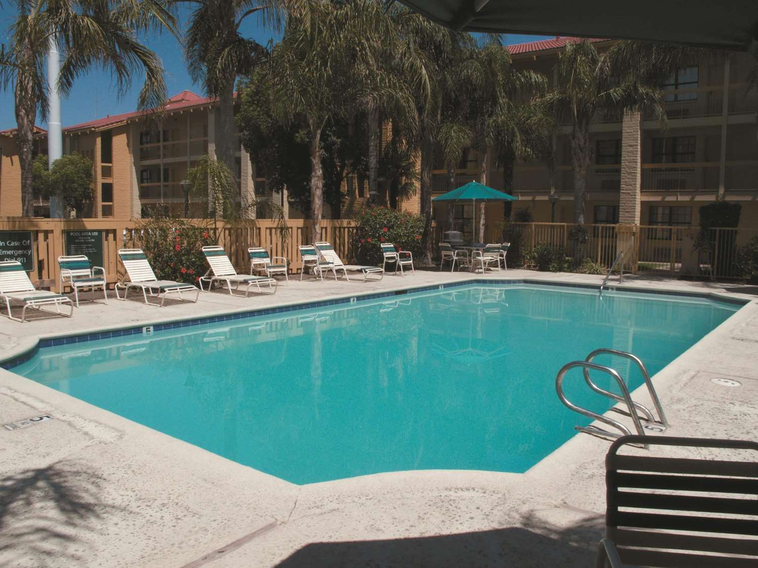 La Quinta Inn Bakersfield South 15/15