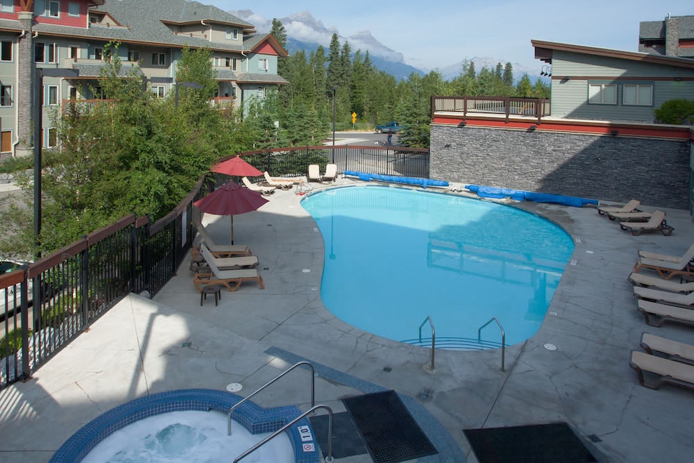 Lodges at Canmore 1/52