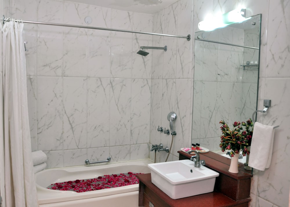 SUN HOTEL AGRA 16/50