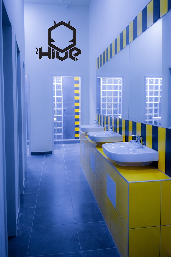 The Hive Party Hostel 14/65
