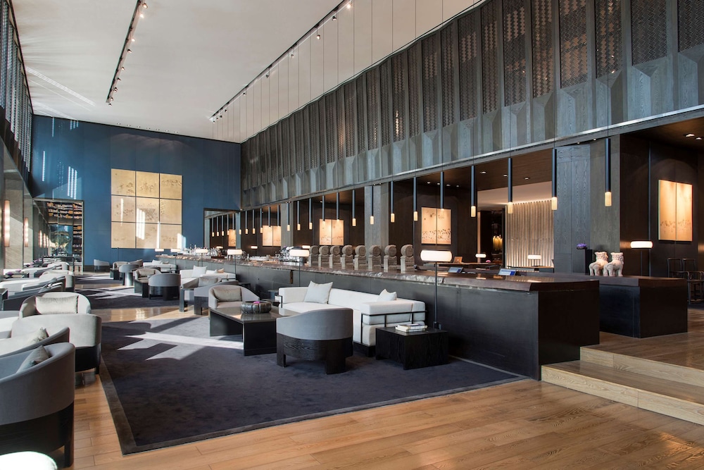 Hyatt Regency Wuhan Optics Valley 46/57