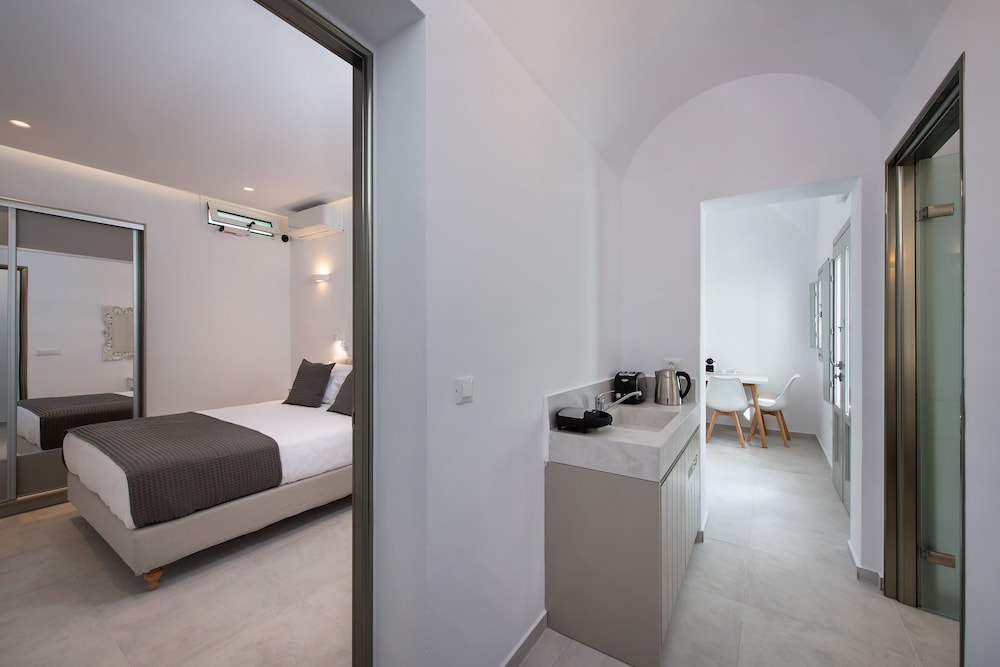 Altemar Suites 8/29