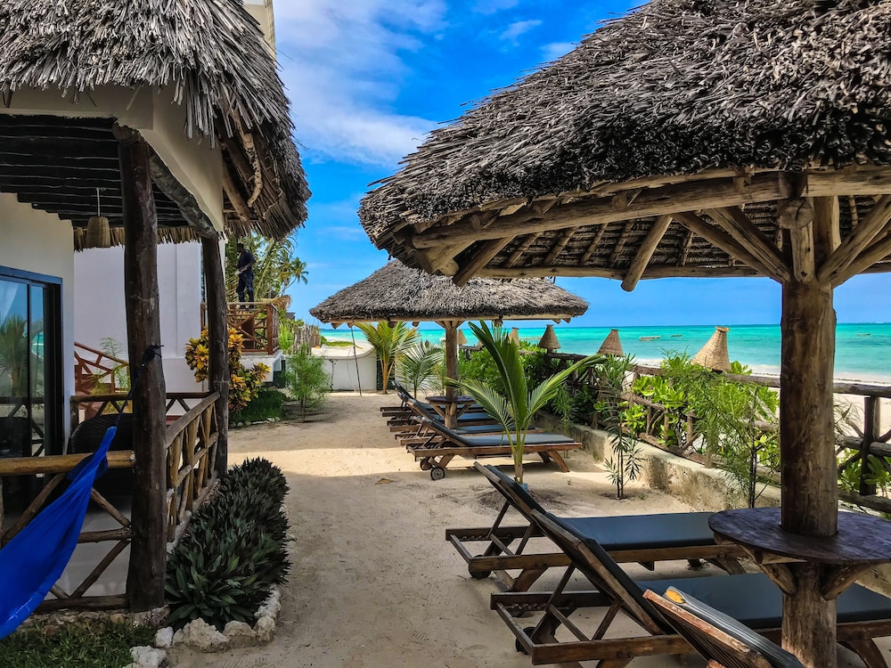 Jambiani White Sands Beach Bungalows 56/68