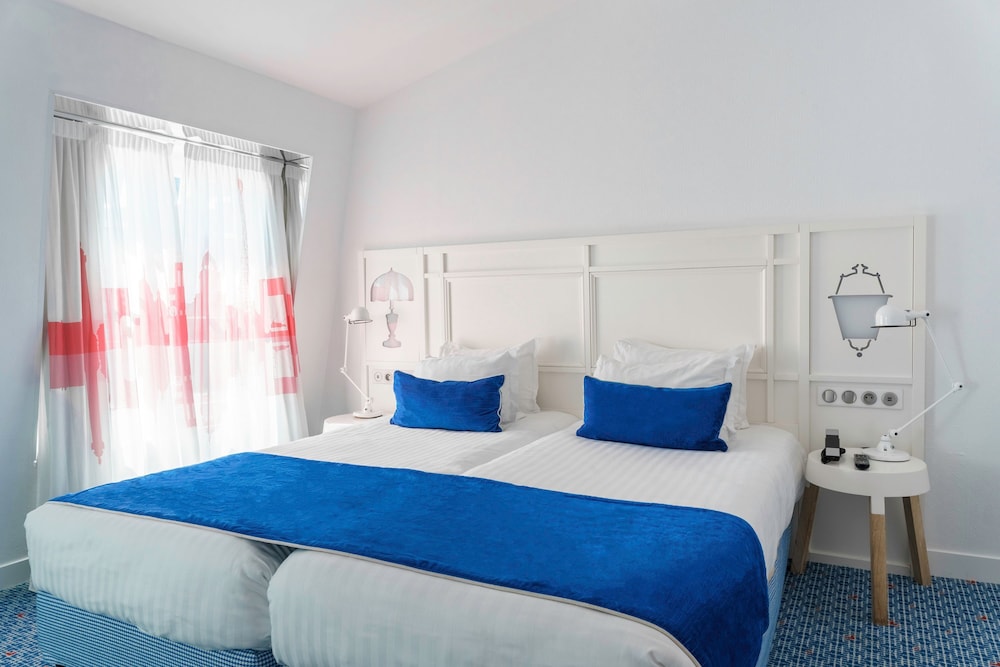 Hotel 34B Astotel (ex-Bergere Opera) 27/74
