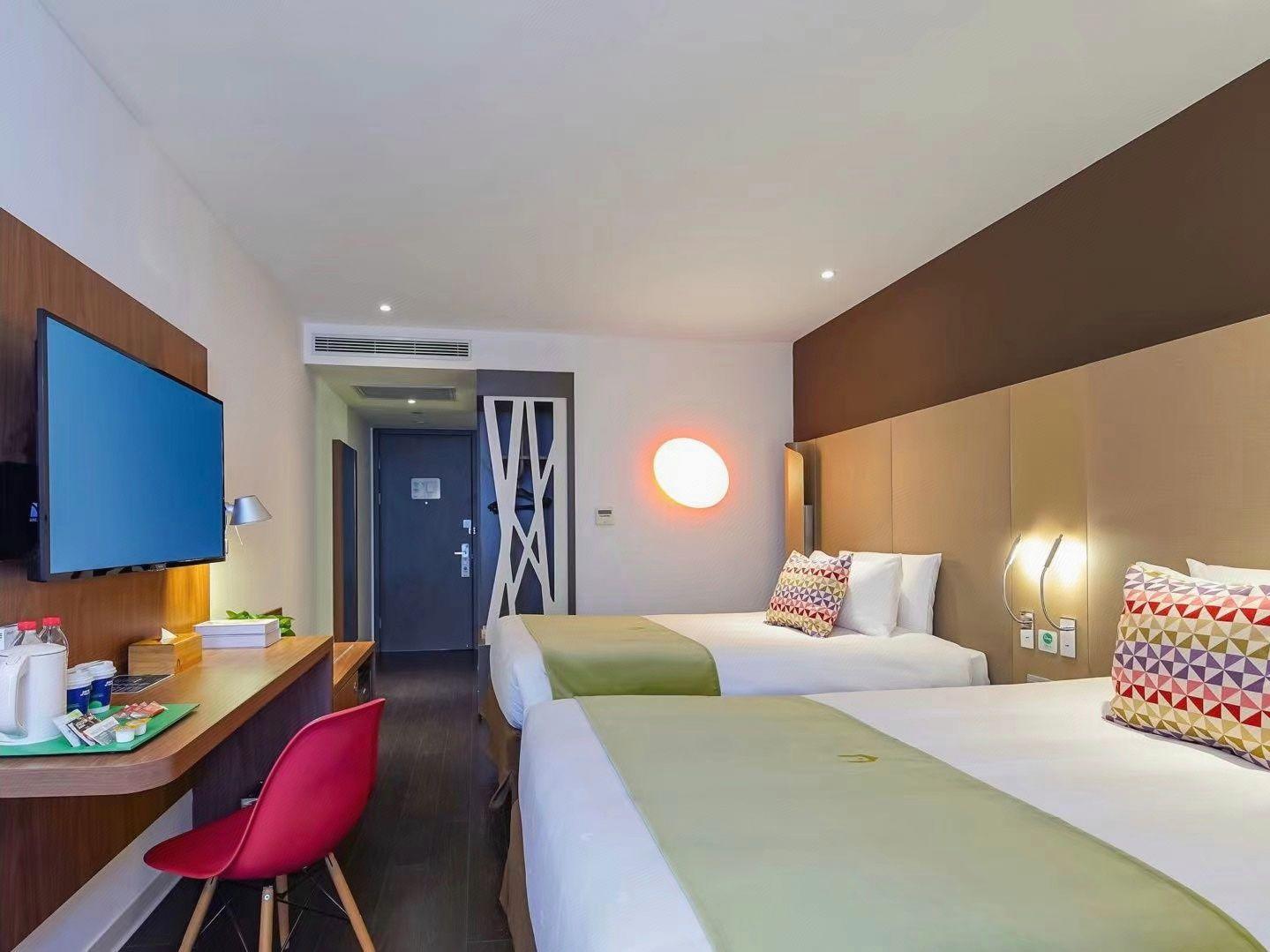 Standard, Twin Beds