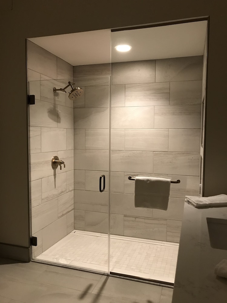 The Inn At Meadowbrook 50/50