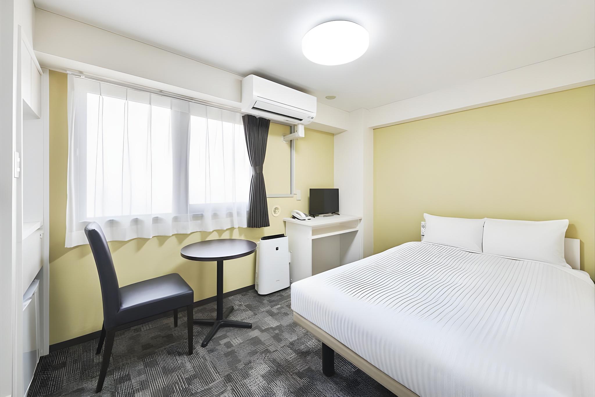Standard, Twin Beds