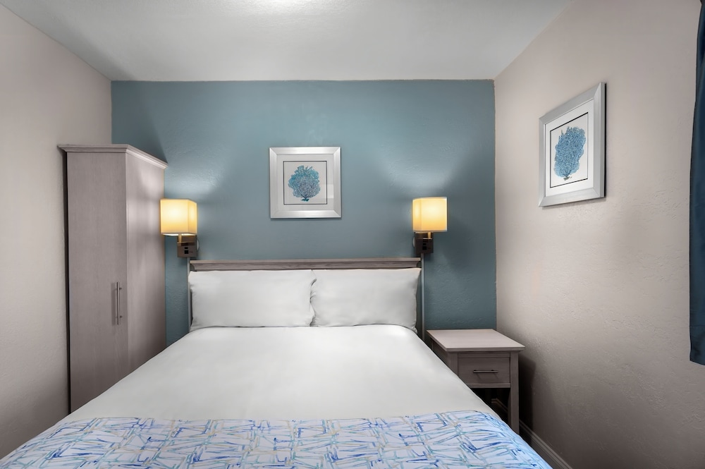 1 BEDROOM, CONDO