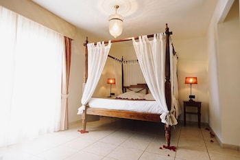 Swiss Moraira - Adults Only 10/50