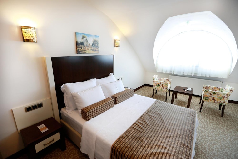 LAVIN OTEL 25/72