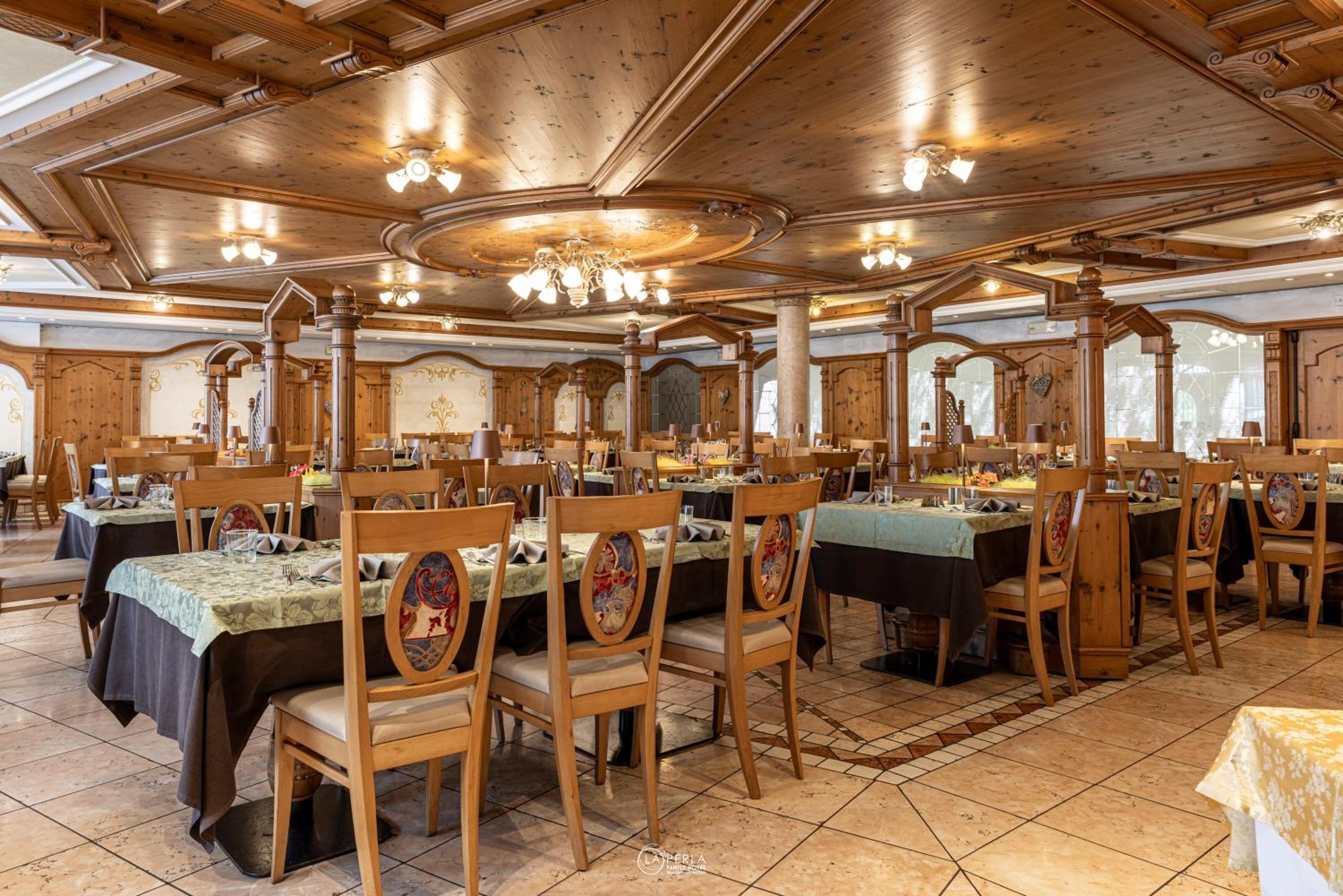 FAMILY HOTEL LA PERLA 36/53