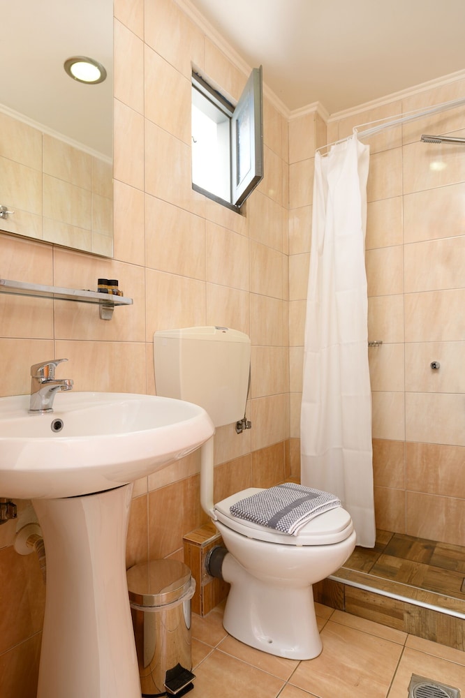 Alianthos Beach Hotel 60/61